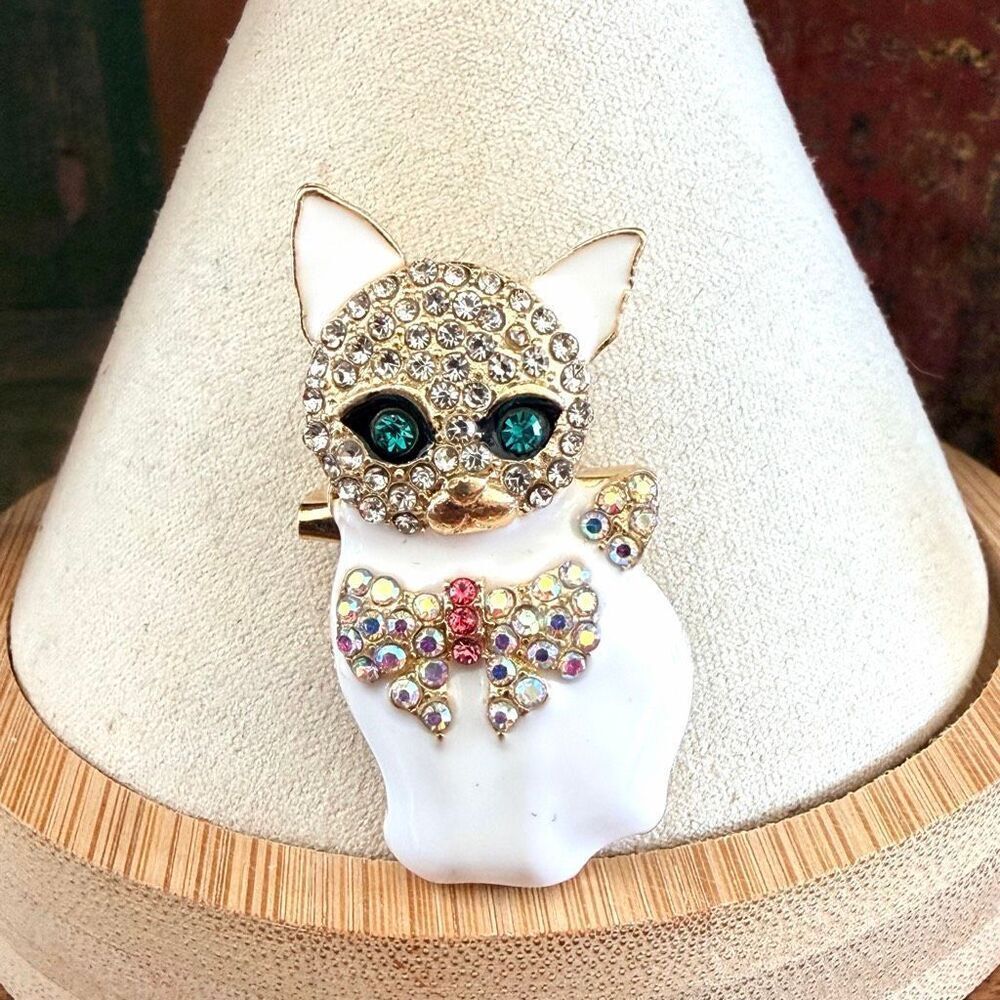 Rhinestone Cat Brooch